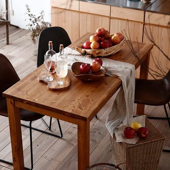 幅140] ダイニングテーブル 単品 床傷防止付き 天然木 | 【公式】LOWYA