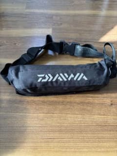 DAIWA ダイワ 自動膨張式ライフジャケット 船釣り対応 中古 ボンベ