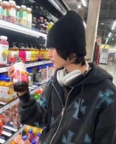 unknown london パーカー riize ライズ ウォンビン - メルカリ