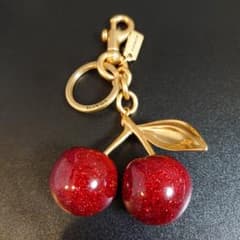 COACH コーチ チャーム キーホルダー さくらんぼ チェリー 赤 - メルカリ