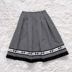 mi.n様エムズグレイシー 千鳥格子 ひざ丈スカート ロゴ 2023モデル M