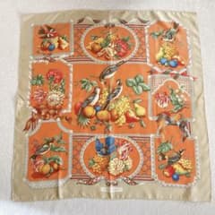 フェラガモ シルク 大判 スカーフ イタリア製 総柄 花 鳥 オレンジ系