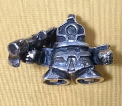 機動戦士 ガンダム シルバーペンダントトップ ドム - メルカリ