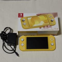 Nintendo Switch Light イエロー 充電器 箱付き - メルカリ