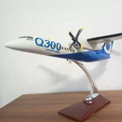 非売品 美品】 Dash8 Q300 航空機模型 ソリッドモデル - メルカリ