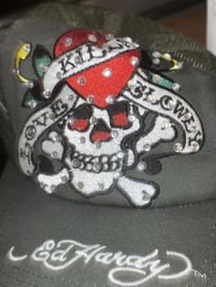 Ed Hardy スカル刺繍トラッカーキャップ - メルカリ