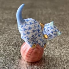 ヘレンド フィギュリン ネコ 玉乗り猫 ブルー 陶磁器 金彩 置物 工芸品