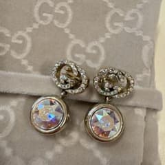 GUCCI クリスタル付きピアス オーロラカラー - メルカリ