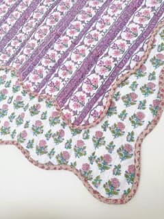 ブロックプリント うねうねキルトブランケット ホワイトピンク