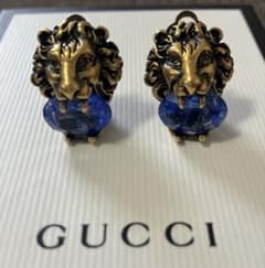 GUCCI ライオンヘッド イヤリング エイジングゴールド ブルー