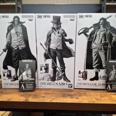 バンプレくじ シャンクスA賞 サボA賞 ロジャー A賞3体セット - メルカリ