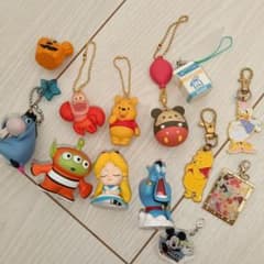 ディズニーキャラクターキーホルダーセット - メルカリ