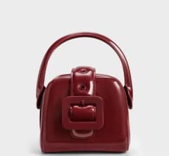 CHARLES&KEITH Lula ルラ パテントベルトバッグ - メルカリ