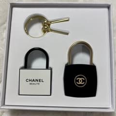 CHANEL 2024 ノベルティ ラコレクション キーホルダー カデナ - メルカリ