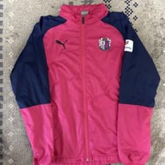 セレッソ大阪練習着 冬用ウォーマーPuma フルジップXL - メルカリ