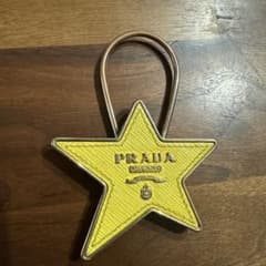 PRADA プラダ キーリング スター 星形 キーチェーン キーケース - メルカリ