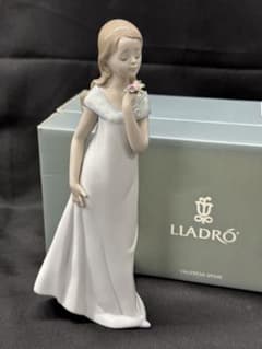 美品】LLADRO リヤドロ 少女 花 01008213 2006 - メルカリ