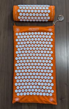 シャクティマット&枕 オレンジ【正規品・タグ付き】 - メルカリ