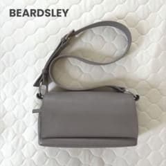人気商品✴︎BEARDSLEY レザーボディバッグ トープ グレージュ - メルカリ