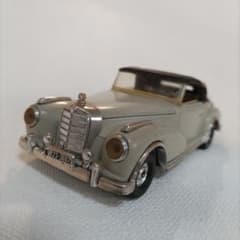 送料込み)【1/36ダイキャストカー】Corgi メルセデス ベンツ 300S