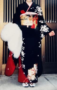 振袖 成人式1回使用のみ 200万円で購入 ブランド着物 フルセット