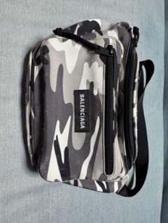 BALENCIAGA 迷彩 ボディバッグ - メルカリ
