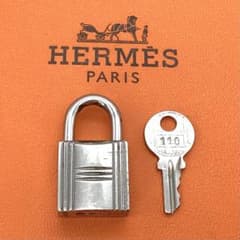 美品 エルメス カデナ パドロック 鍵 no.117 シルバー 正規品 - メルカリ