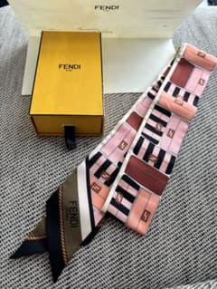 フェンディ ラッピー スカーフ マンマバケット柄 FFロゴ リボン - メルカリ