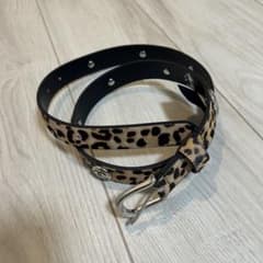 STUSSY ヒョウ柄のリベット付きベルト S/M - メルカリ