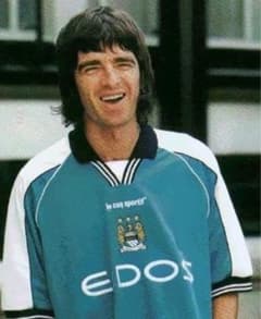 最安値】99-00 マンチェスターシティ 【ノエルギャラガー着用】 - メルカリ