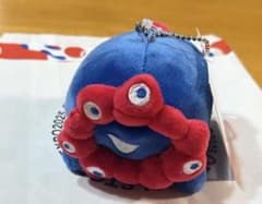 ミャクミャク もっちり ぬいぐるみ ミニ 横 ボールチェーン付 - メルカリ