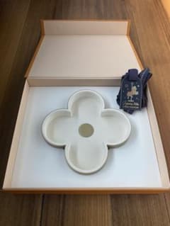 値下げ VUITTON ヴィード ポッシュ フラワー モノグラム 小物 - メルカリ