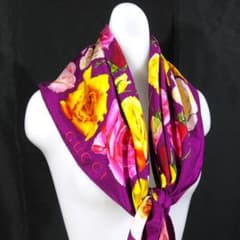 美品 GUCCI グッチ 大判シルクスカーフ D492 - メルカリ