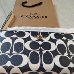 人気色COACH ロゴプリント 長財布 ブラック/ホワイト マーミー様専用