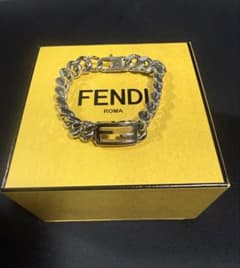 美品】フェンディ チェーン ブレスレット 喜平 FF シルバー ロゴ刻印