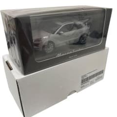 極美品】ミニチャンプス1/43ミニカーポルシェ マカンturboライトグレー