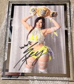 女子プロレス WWE イヨスカイ IYO SKY 直筆サイン入りフォトフレーム