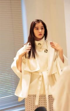 snidel 新木優子 ケープコート ポンチョ ホワイト - メルカリ