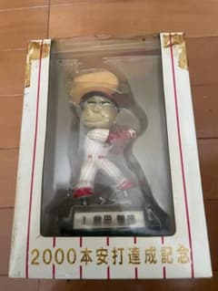 広島東洋カープ前田智徳2000本安打達成記念フィギュア - メルカリ
