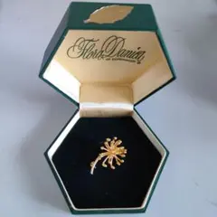 2026年最新】フローラダニカ ブローチの人気アイテム - メルカリ