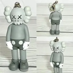 2026年最新】kaws tokyo first キーホルダーの人気アイテム - メルカリ