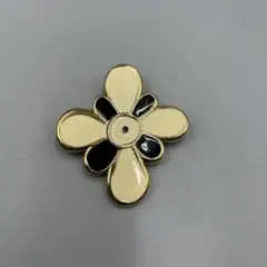 2026年最新】givenchy ブローチの人気アイテム - メルカリ