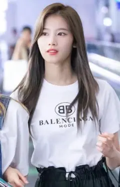 2026年最新】TWICEサナ着用の人気アイテム - メルカリ