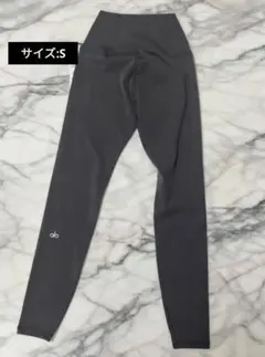 2026年最新】alo yoga パンツの人気アイテム - メルカリ