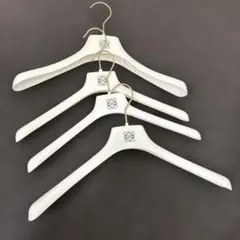 2026年最新】LOEWE 衣類ハンガーの人気アイテム - メルカリ