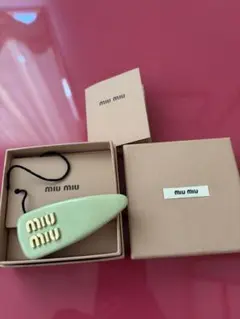 2026年最新】MiUMiU ヘアピン 箱付きの人気アイテム - メルカリ