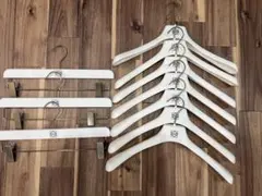 2026年最新】LOEWE 衣類ハンガーの人気アイテム - メルカリ