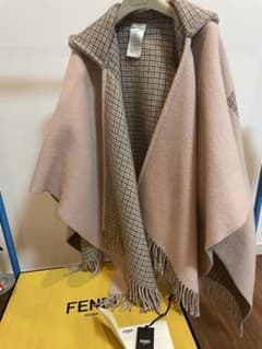 まりりんもんろ様FENDI フード付きポンチョ グレー kids用 size4