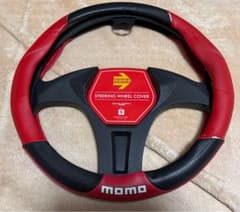 momoスポーツステアリング 赤と黒ハンドルボス付き即購入OKです