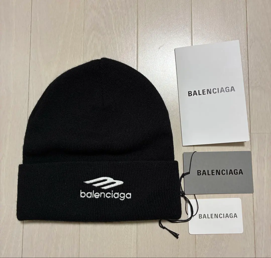 2026年最新】バレンシアガ ニットキャップの人気アイテム - メルカリ